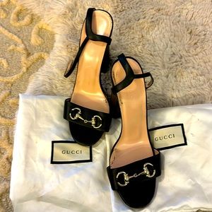 Gucci black leather platform sandals. Size 39 1/2